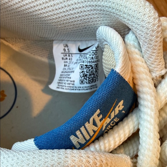 Men’s Nike Air Forces - Picture 10 of 13